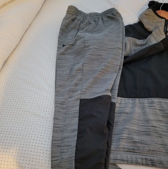 Nike dry fit 2 piece - Picture 2 of 2